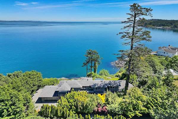 Oceanfront Oasis with Spectacular Views.