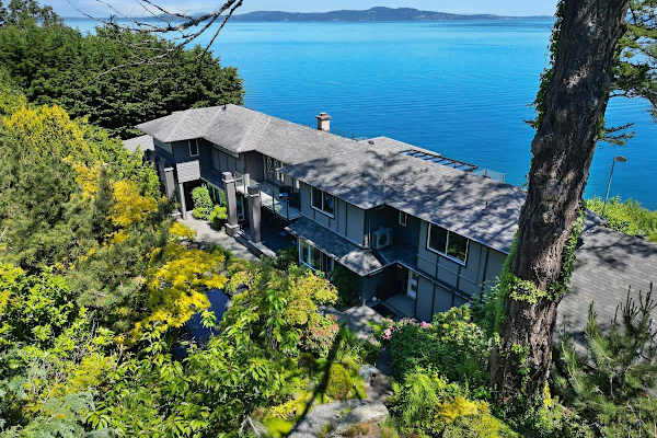 Oceanfront Oasis with Spectacular Views.