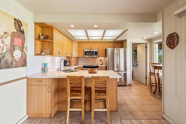 Beach front Honu Cottage, Kihei vacation rental – photo 3 of 31