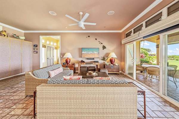 Beach Front Mana House, Kihei vacation rental – photo 4 of 24