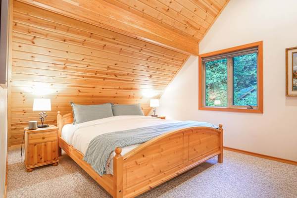 Rustic Pines Forest Cabin in Snowline Near Mt. Baker, photo 5 of 27
