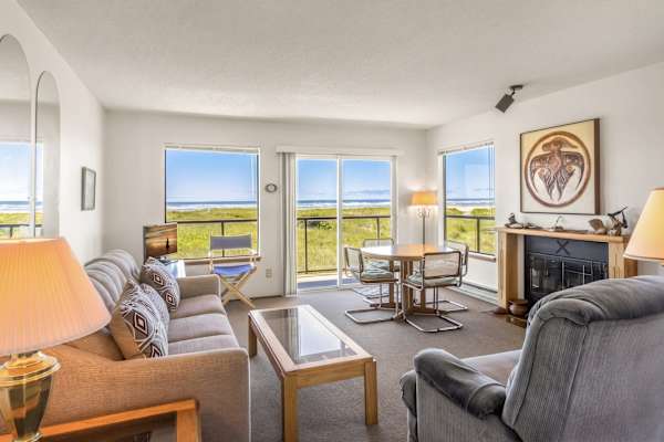 Waterfront Condo on the Pacific Ocean