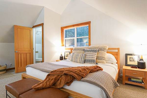 Apres Lodge | Brand new hot tub | Gas fireplace, photo 5 of 34