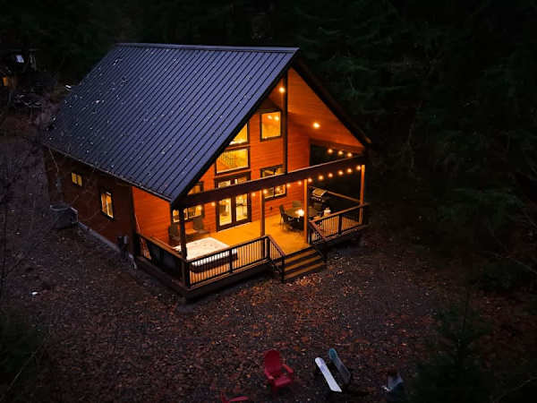 Modern Mountain Escape • Hot Tub + Views