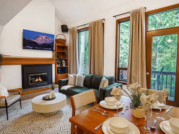 Mt. Baker + condo + pool + hot tub + sauna