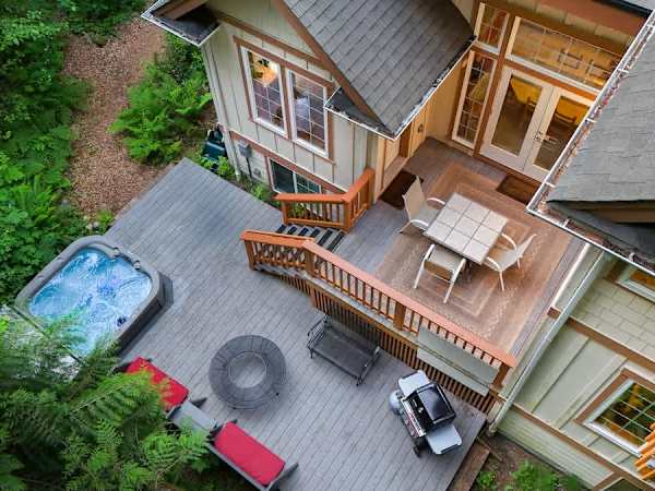 Glacier Creek Cabin near Mt Baker with Private Hot Tub and Ping Pong