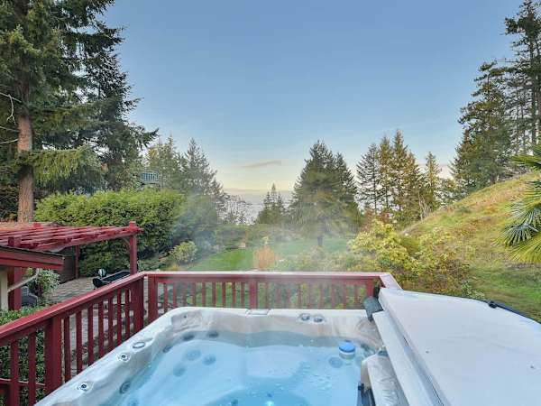 Dolphin House Oceanview Family Getaway