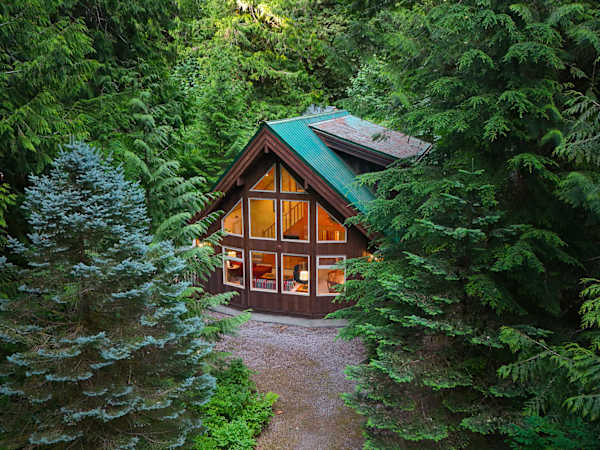 Wildwood | Mountain Cabin with Loft + King