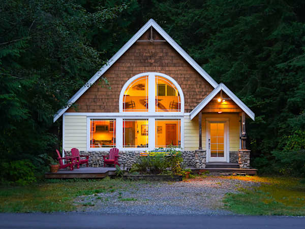 Adventure-Ready Chalet with Hot Tub & Fireplace