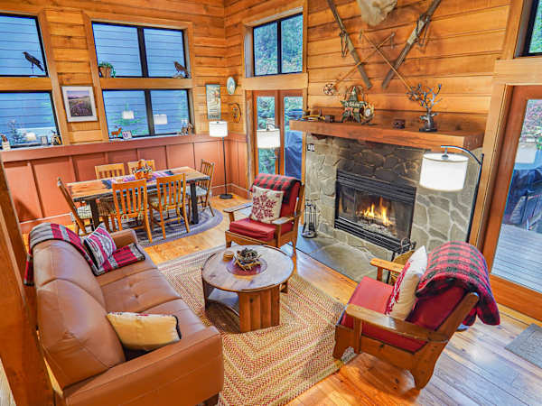 Ravenclaw, Mt Baker Cabin with Hot Tub and Mtn Views
