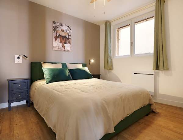 FLOURENS - 5 · Designer 70sqm flat with les Halles view, A/C – Béziers – photo 5
