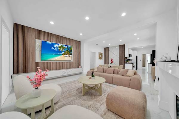 Villa Allegra, Steps to Wynwood