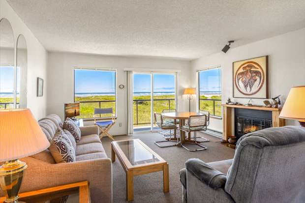 Waterfront Condo on the Pacific Ocean