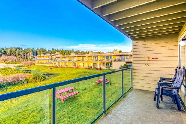 Beachside Condo by the Moclips River