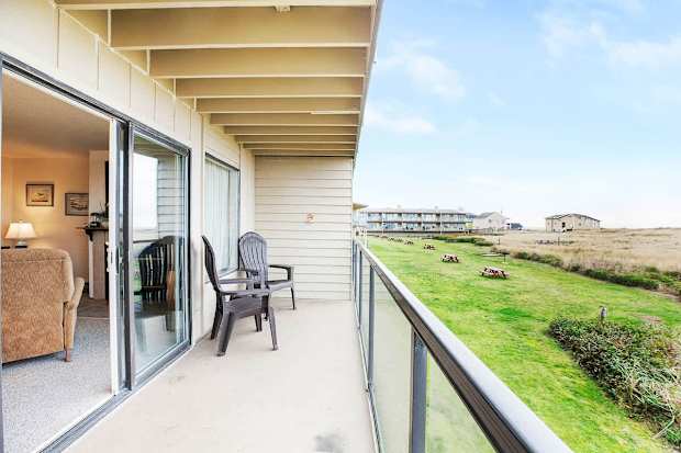 Beachfront Condo on the Moclips River