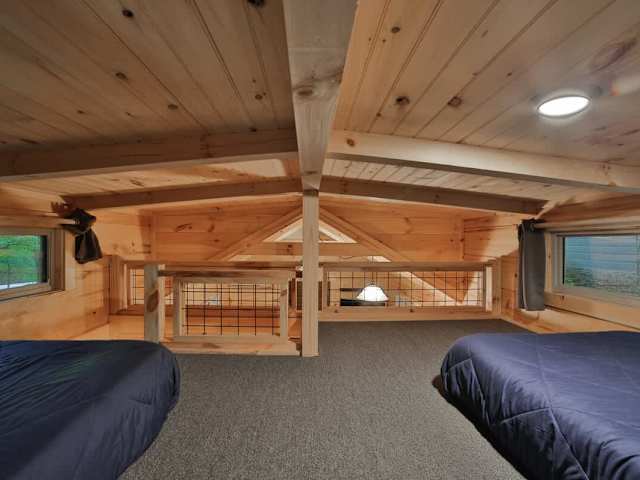 4ft ceiling loft, great for kids!