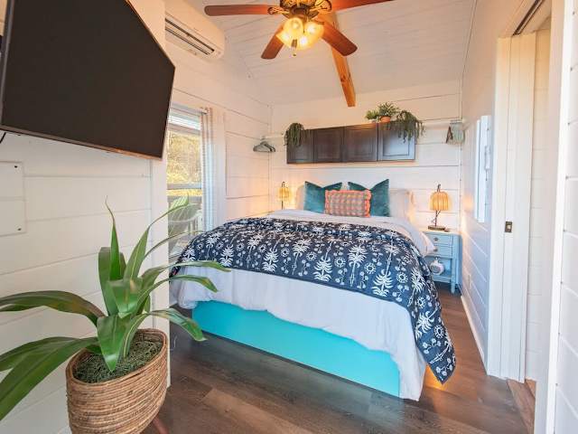 Sophie Cabin