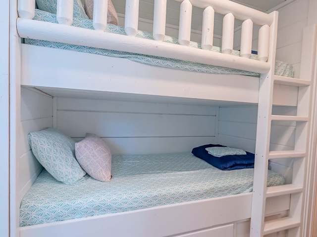 Sophie Cabin