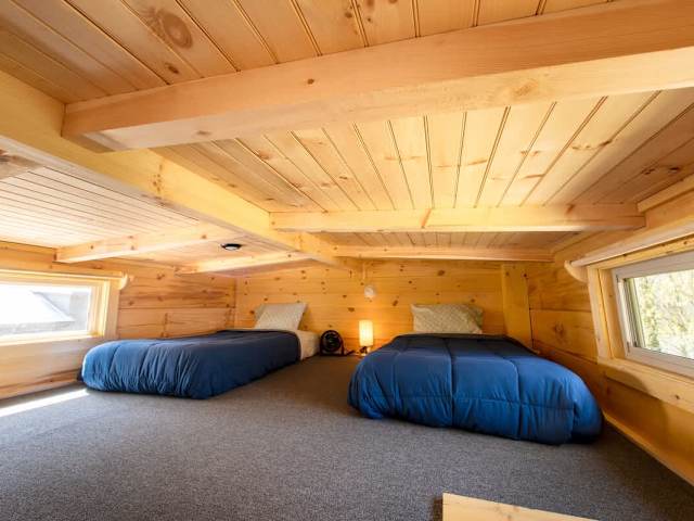 Low ceiling (4ft) lofted bedroom. Great for kids!