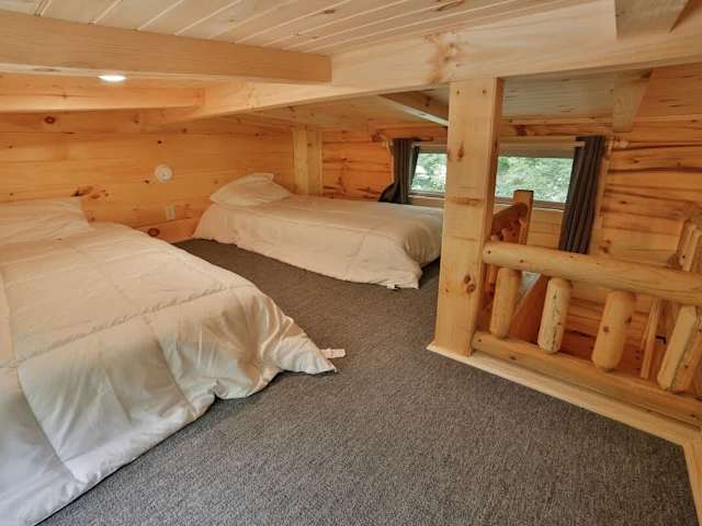 Low ceiling (4ft) lofted bedroom. Great for kids!
