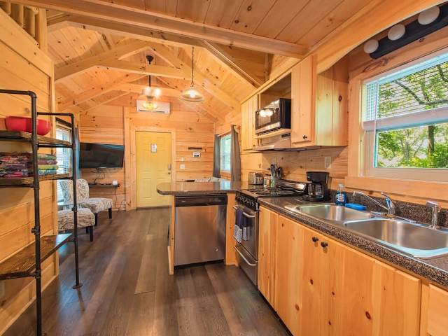 Eden Cabin