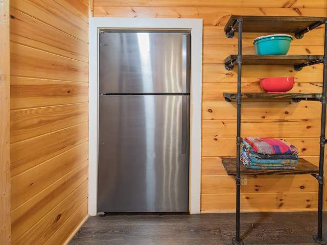 Eden Cabin