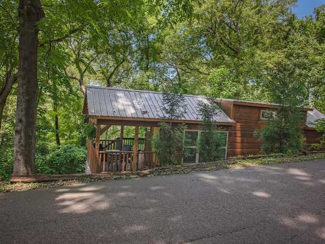 Eden Cabin