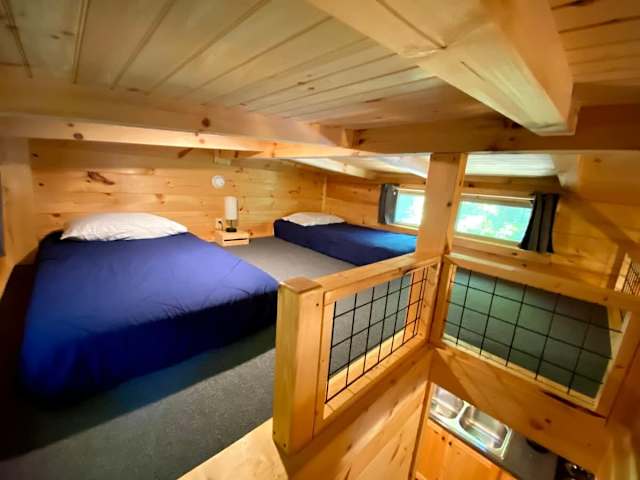 Low ceiling (4ft) lofted bedroom. Great for kids!