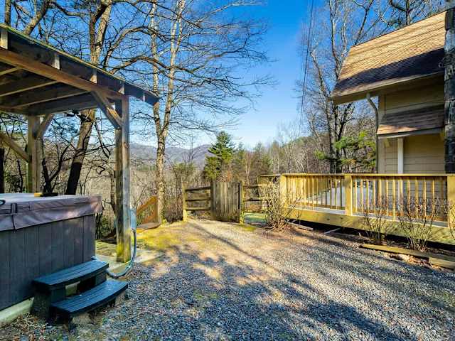 Blue Ridge Bungalow - Amazing Views of the Smokies