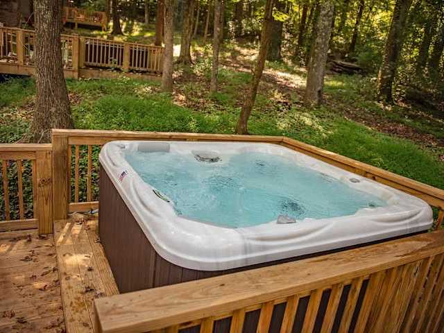 Private hot tub