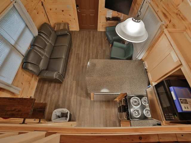 Stefan Cabin
