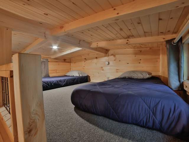 Low ceiling (4ft) lofted bedroom. Great for kids!