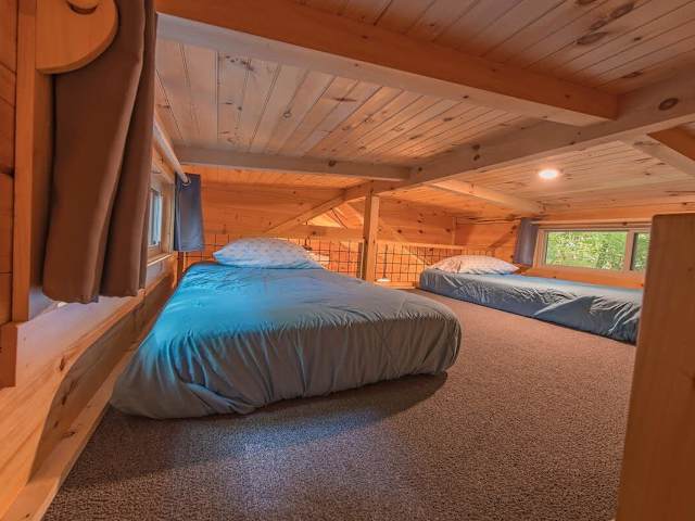 Low ceiling (4ft) lofted bedroom. Great for kids!