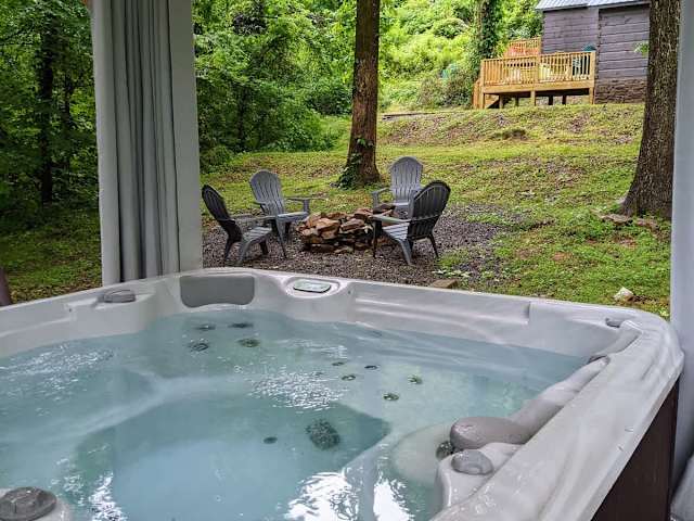 Private Hot Tub & Cabana
