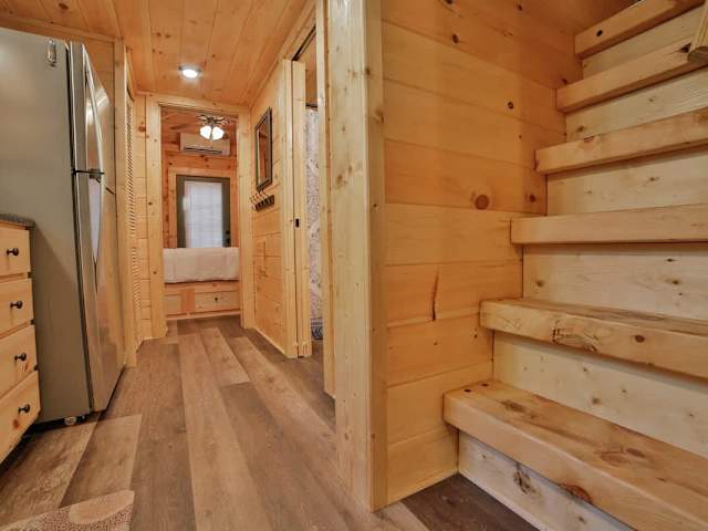 Lynda Cabin