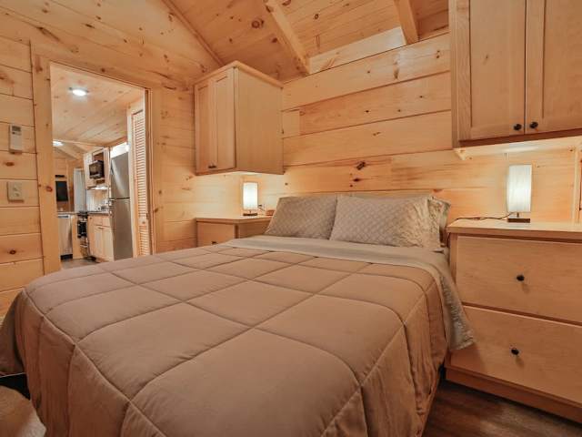Lynda Cabin