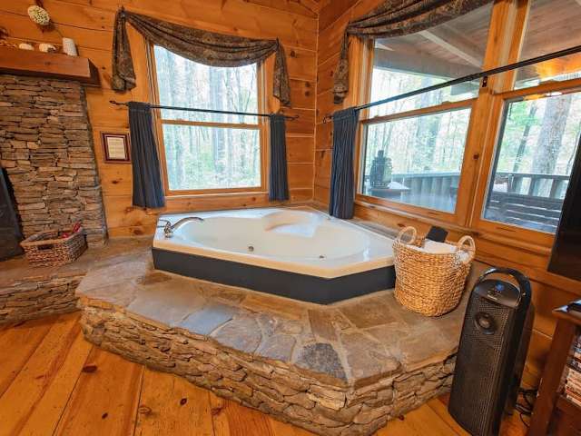 The Pines Cabin