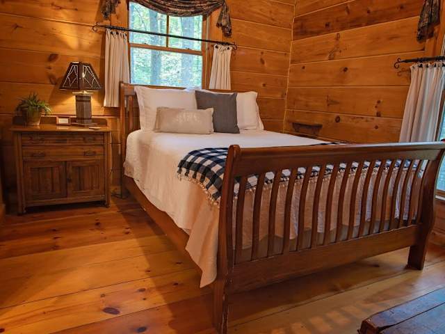 The Pines Cabin