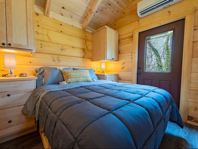 Meg Cabin