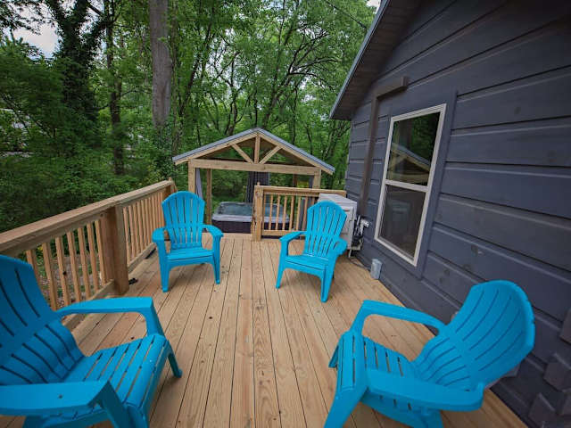 Maggie Cabin