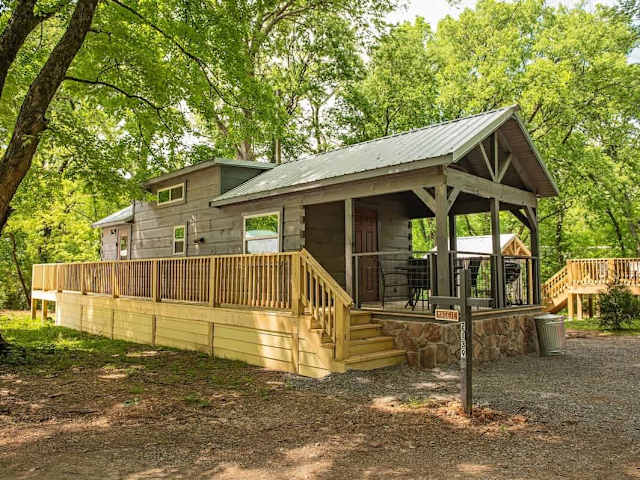 Maggie Cabin