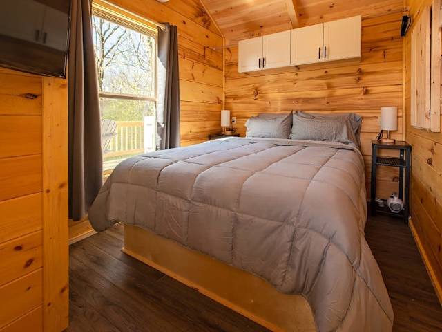 Maggie Cabin