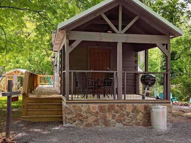 Maggie Cabin