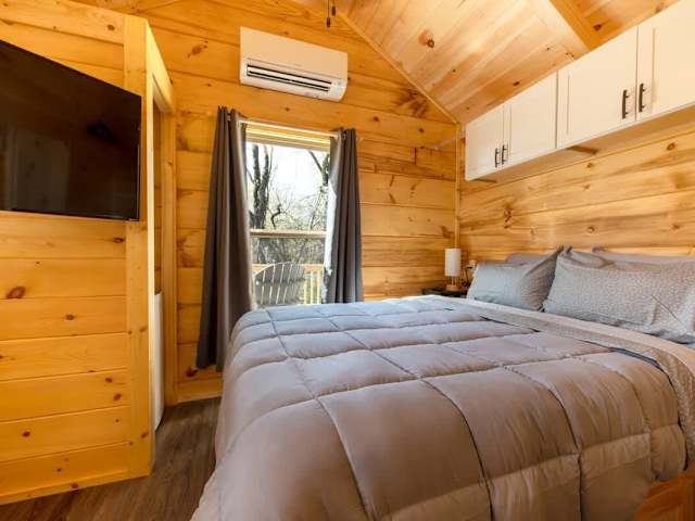 Maggie Cabin
