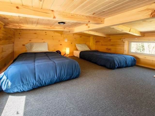 Low ceiling (4ft) lofted bedroom. Great for kids!