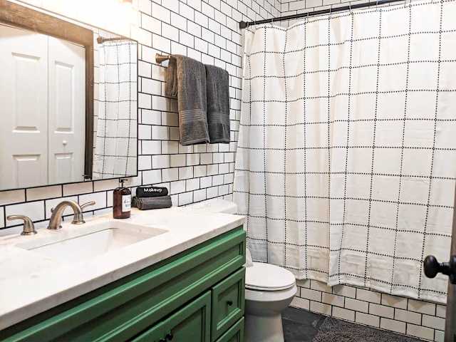 Bathroom in the Wauhatchie Train Depot at Wauhatchie Woodlands in Chattanooga, TN