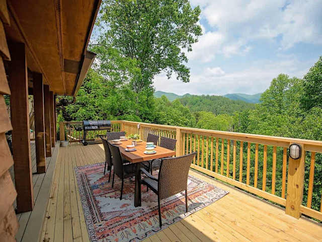 Sunburst Hideaway by Pigeon River, Lake Logan