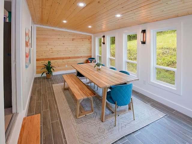 Sunburst Hideaway by Pigeon River, Lake Logan