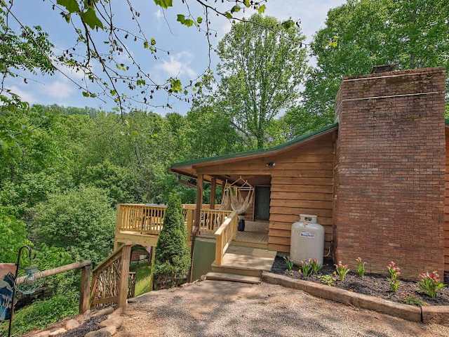 Sunburst Hideaway by Pigeon River, Lake Logan