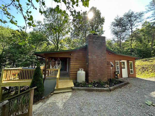 Sunburst Hideaway by Pigeon River, Lake Logan